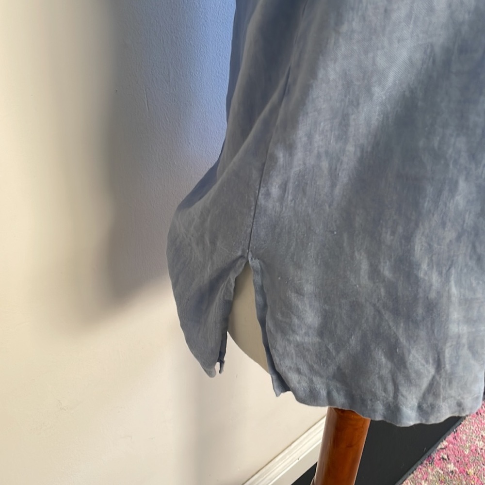 NWOT Micheal Stars Linen Blue Button Down - Picture 7 of 9